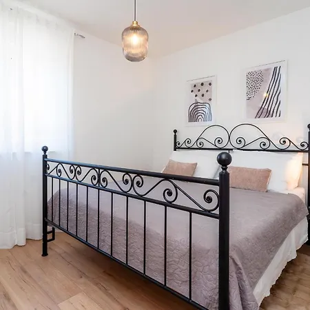 Βίλα Boutique With Mediterranean Garden - Clair De Lune Fabci