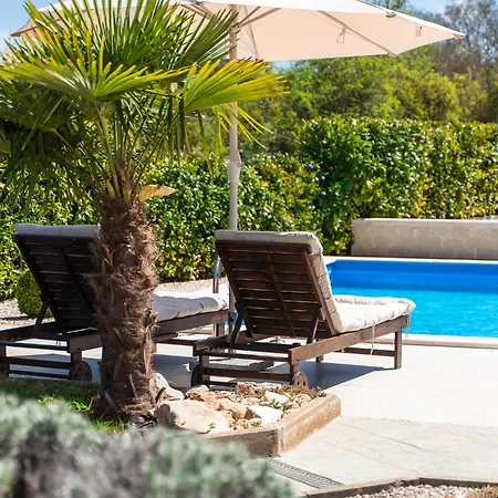 Boutique With Mediterranean Garden - Clair De Lune 빌라 Fabci